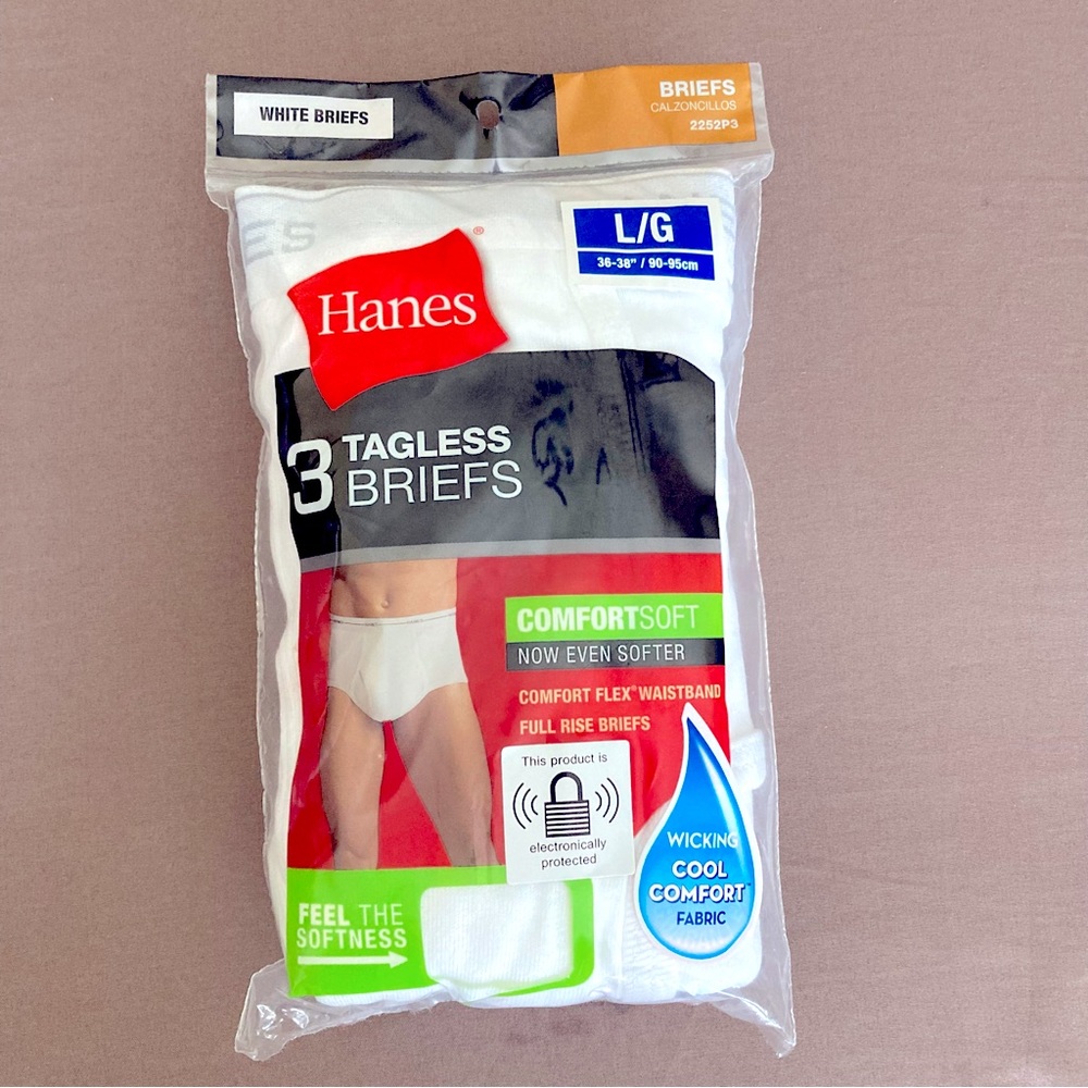 NWT Hanes Men’s Pack of 3 Tagless White Briefs, Large